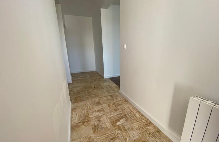 Appartement rénové F3 de 71,59m² - Jardin privatif de 200 m²- Garage — photo 3