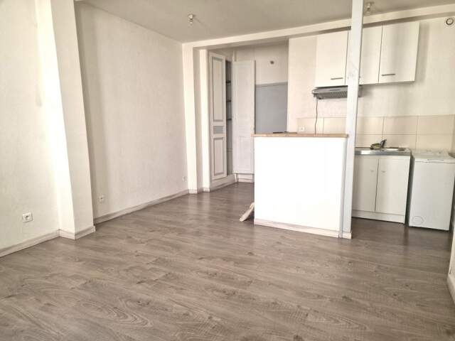Appartement À Louer — photo du bien
