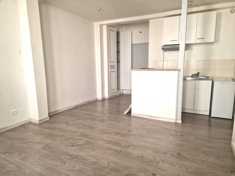 Appartement À Louer — photo 1