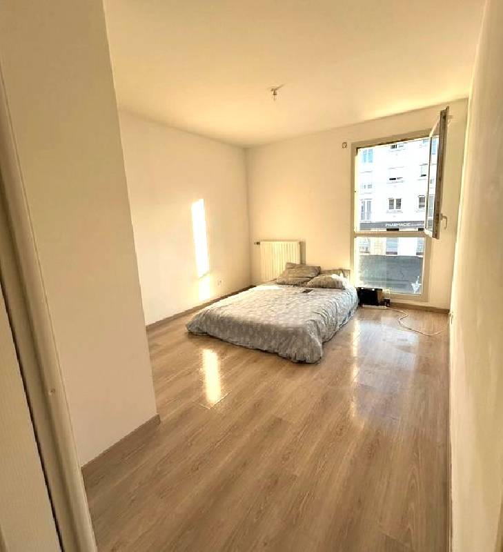 Location T2 42 m² à Meyzieu 840 ¤ CC /mois