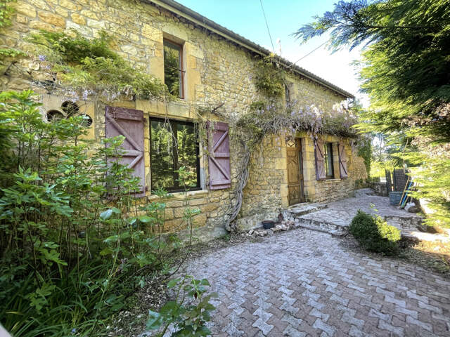 ENSEMBLE IMMOBILIER DE DEUX MAISONS EN BORD DE DORDOGNE — photo du bien