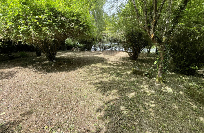 ENSEMBLE IMMOBILIER DE DEUX MAISONS EN BORD DE DORDOGNE — photo 3