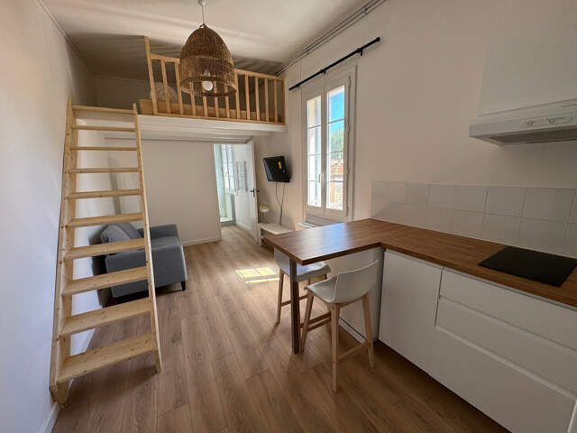 MONTPELLIER // LOUIS BLANC - STUDIO meublé + mezzanine rénov — photo du bien