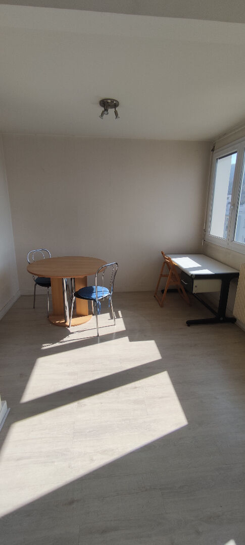 Photo T1 Meublé 25m2 image 3/4