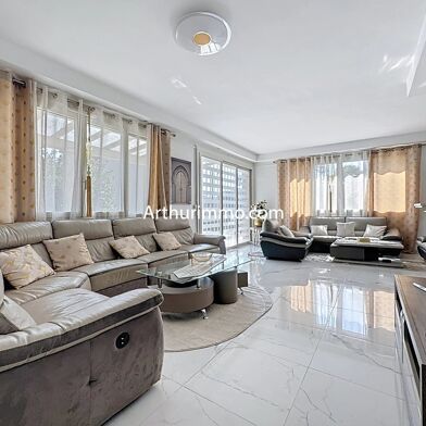 Maison 10 pièces 649000 €