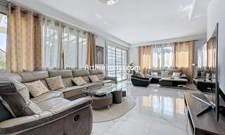 Maison 10 Pièces 220 m² à vendre à Villecresnes (94440)