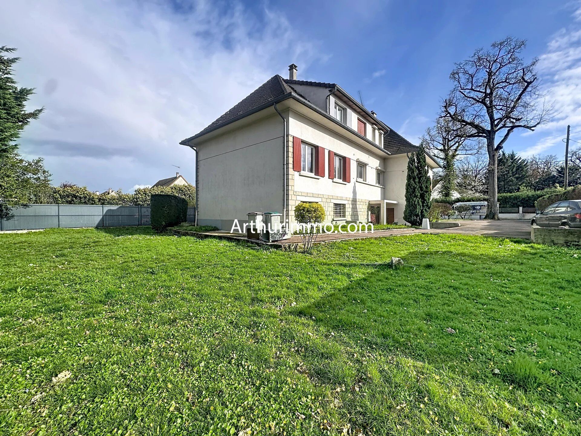 Maison 10 pièces 220 m² · à Villecresnes · 220 m² · 579 000 €