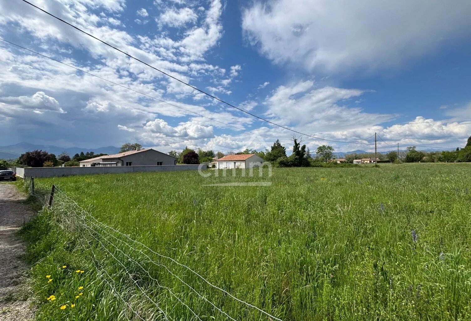 Terrain constructible 1000 m² plat à SISTERON — photo 1