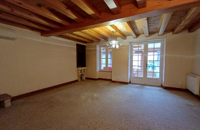 MAISON EN PIERRES, TROIS CHAMBRES, JARDIN, DEUX GARAGES — photo 4