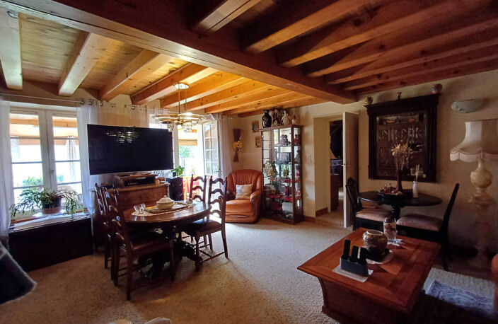 MAISON EN PIERRES, TROIS CHAMBRES, JARDIN, DEUX GARAGES — photo 5