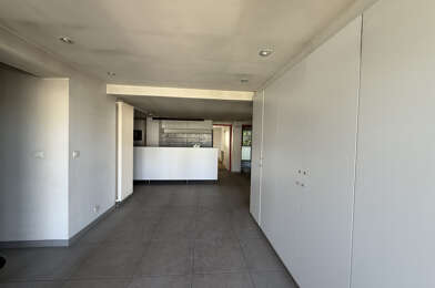 Commerce  425000 €