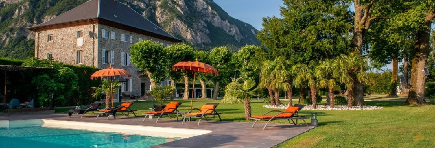 Maison 6 Pièces 550 m² à vendre à Porte-de-Savoie (73800)