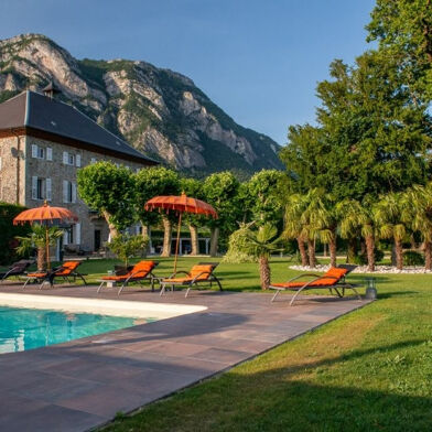 Maison 6 pièces 2400000 €