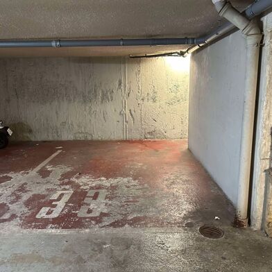 Garage  44000 €