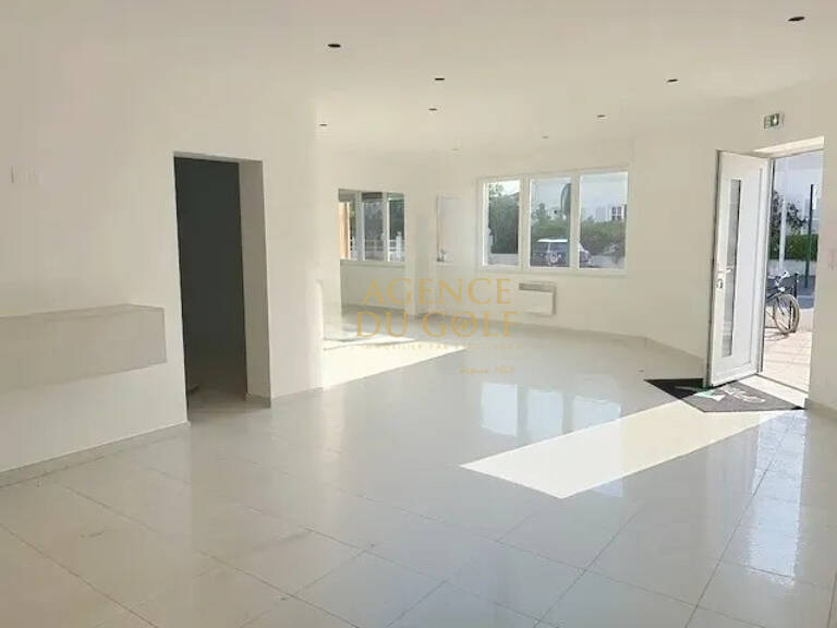À VENDRE   Local commercial 81,77 m2   STELLA-PLAGE Centre-v — photo 1