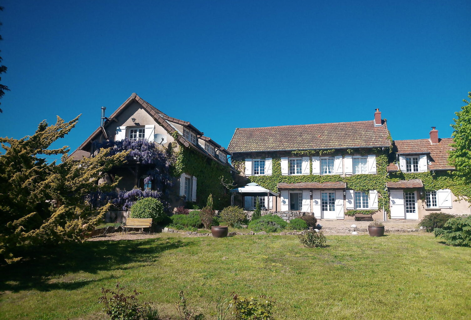 Vente maison 8 pièces 323 m² Ozolles (71120) — photo 1