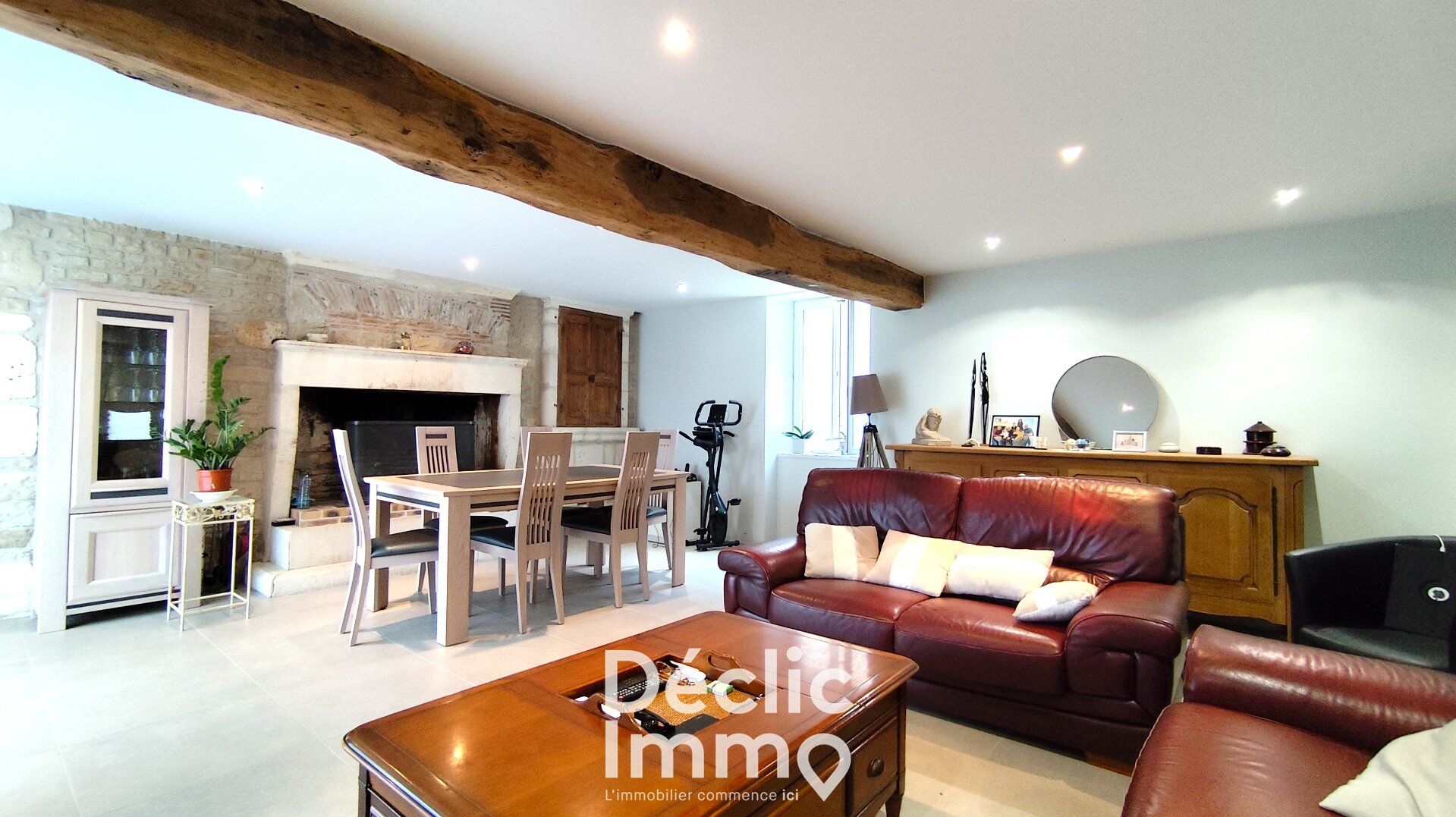 Villa / Maison  T6 à vendre Brie 16590