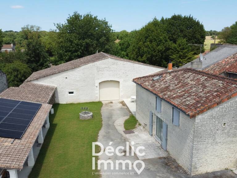 Maison en pierres avec dépendances — photo 1
