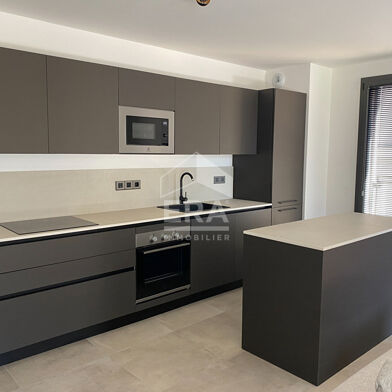 Appartement 4 pièces 2390 €