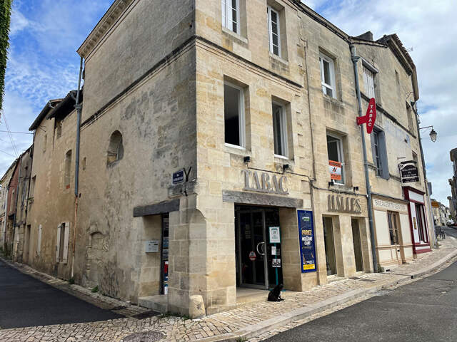 Appartement Bourg 2 pièces 43.56 m2 — photo du bien