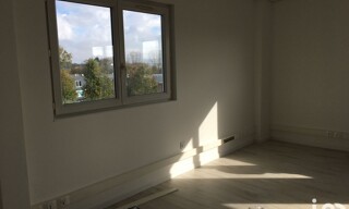 Bureau  35 m² à louer à Brie-Comte-Robert (77170)