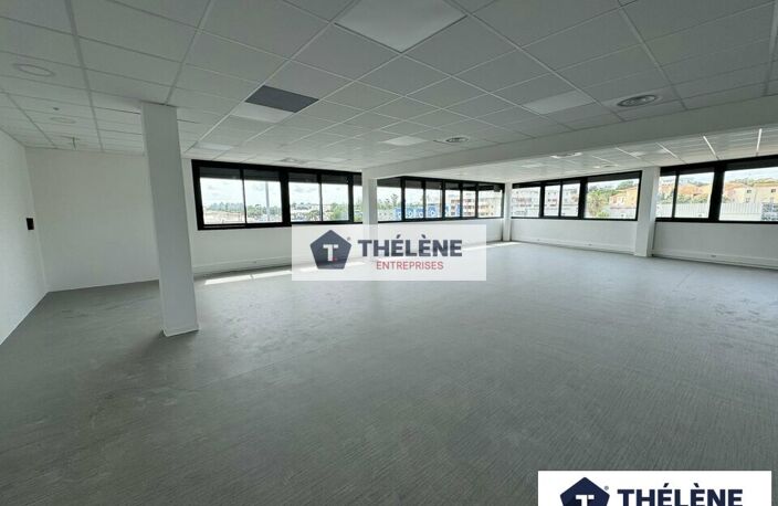 BUREAUX à LOUER — photo 2