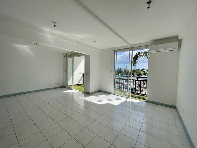 APPARTEMENT T4 DUPLEX RESIDENCE SECURISEE AU 3EME ET DERNIER — photo du bien