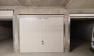Garage  27 m² à louer à Marseille 7 (13007)