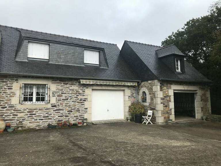 Maison en pierre de 6 pièces principales — photo 1