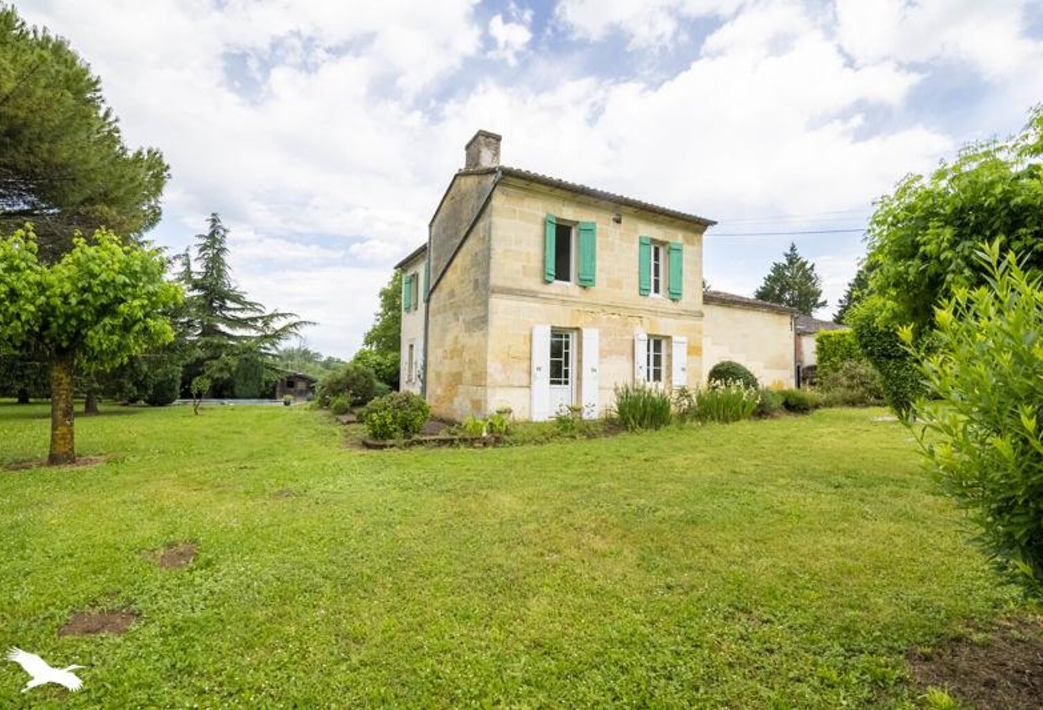 Maison en pierre de 6 pièces principales — photo 1