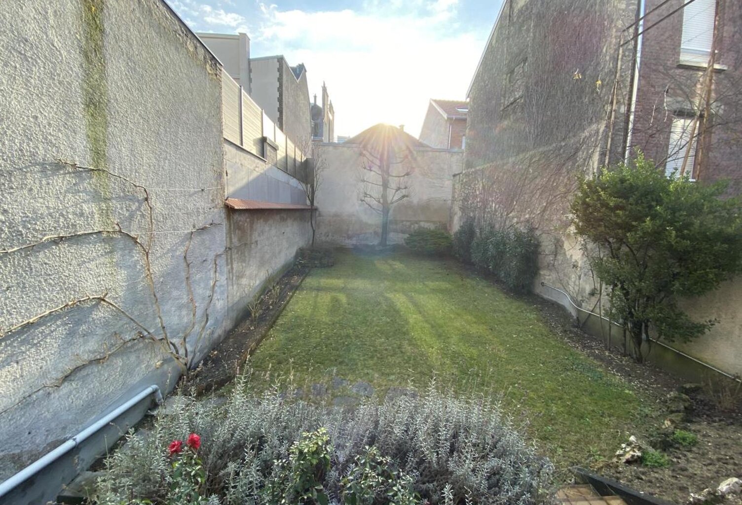 Maison 10 pièces avec jardin et garage. — photo 1