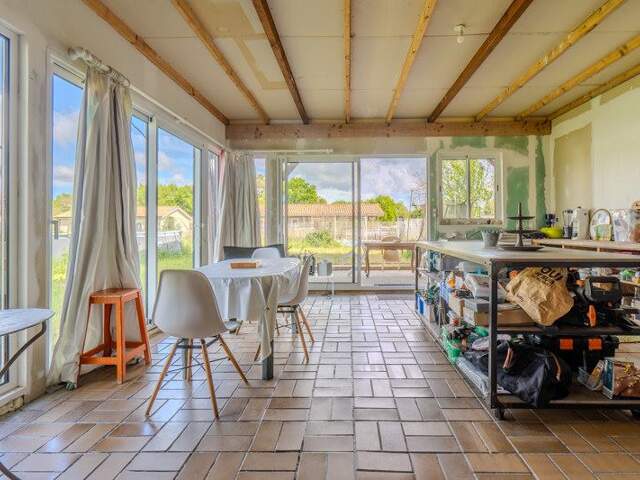 Maison en pierre de 4 pièces principales — photo du bien
