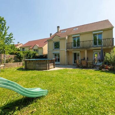 Maison 8 pièces 479550 €