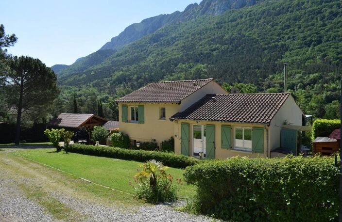 Villa — photo 2