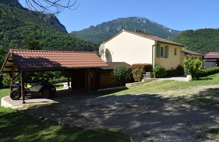 Villa — photo 3