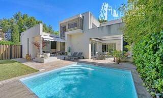 Maison 6 Pièces 217 m² à vendre à Arles (13200)