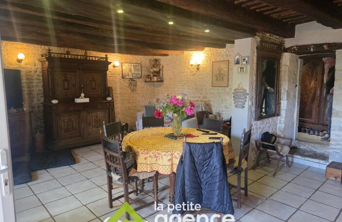 VORNAY: Maison T5 avec un terrain d'environ 2300m2 clos et a — photo 3