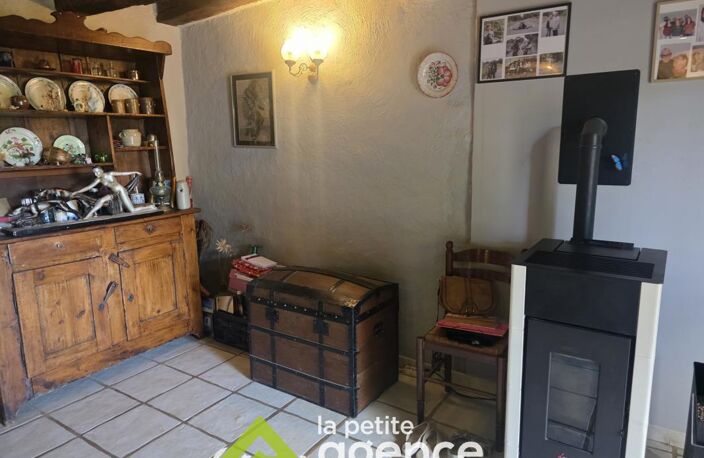 VORNAY: Maison T5 avec un terrain d'environ 2300m2 clos et a — photo 4