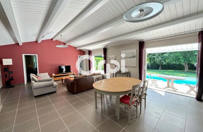 VILLA 140 m² - ENVIRONNEMENT CALME - Piscine chauffée- — photo 4