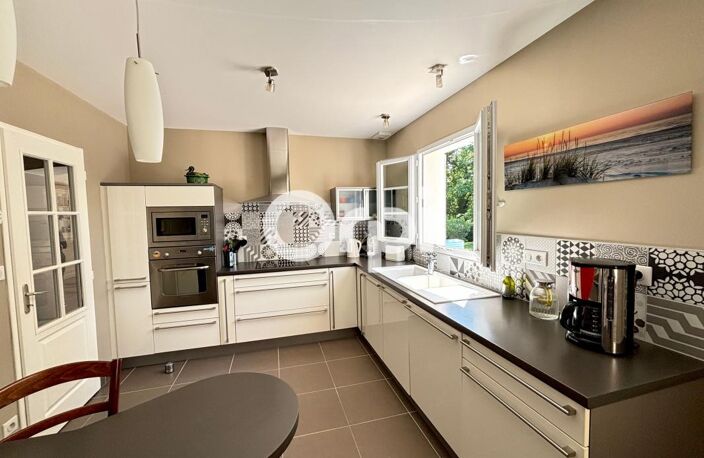 VILLA 140 m² - ENVIRONNEMENT CALME - Piscine chauffée- — photo 5