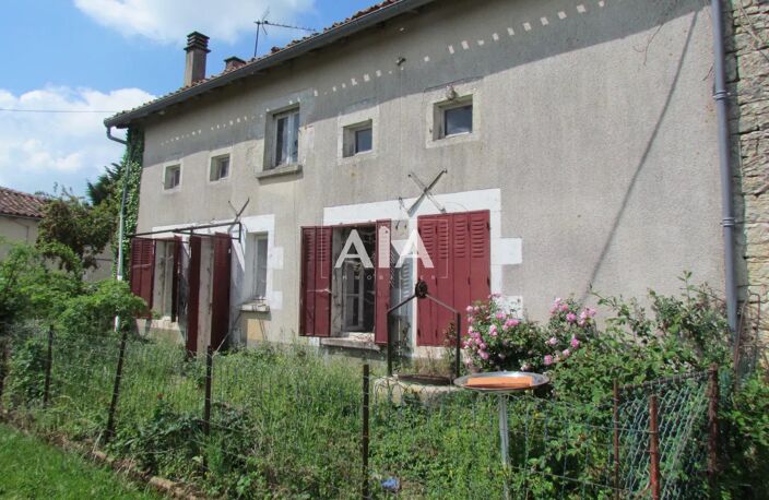 Maison de village proche de NANTEUIL EN VALLEE — photo 2