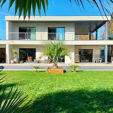 Maison 7 pièces 890000 €