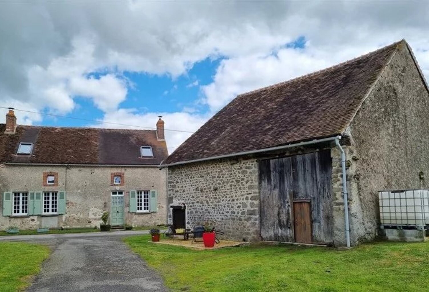 Maison rénovée à vendre près de Lussac-les-Églises - 87 — photo 1
