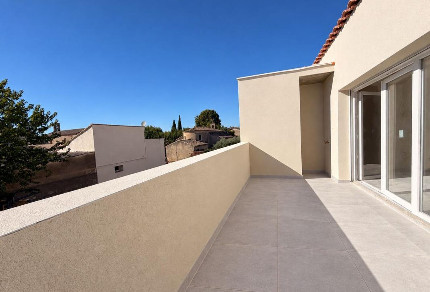 Appartement T4 neuf avec terrasse et parking — photo 1