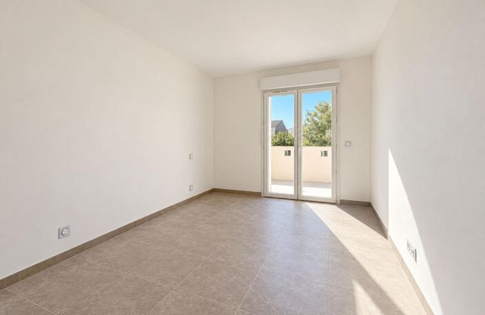 Appartement T4 neuf avec terrasse et parking — photo 5