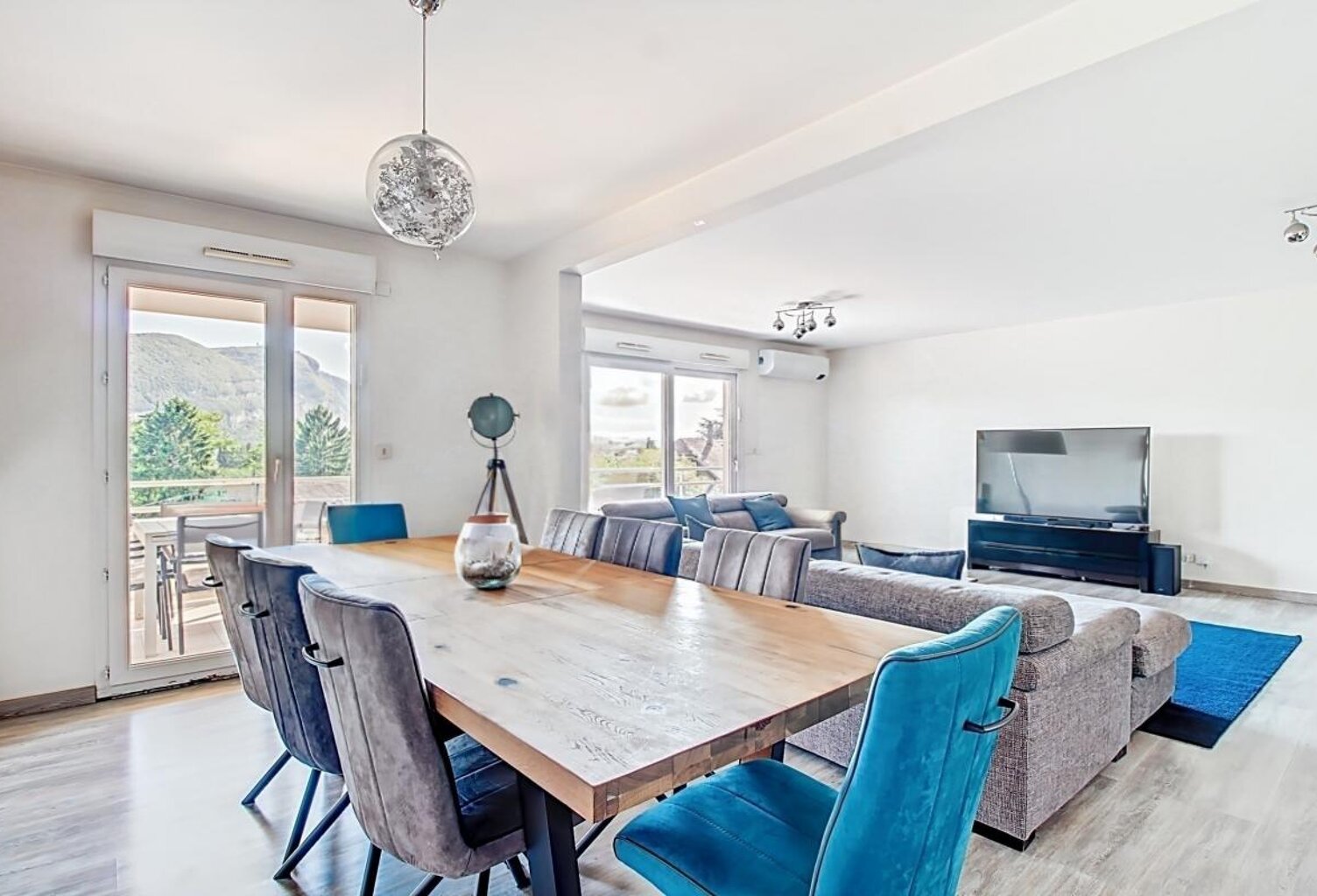 À Vendre – Superbe Appartement avec Terrasse Vue Salève — photo 1