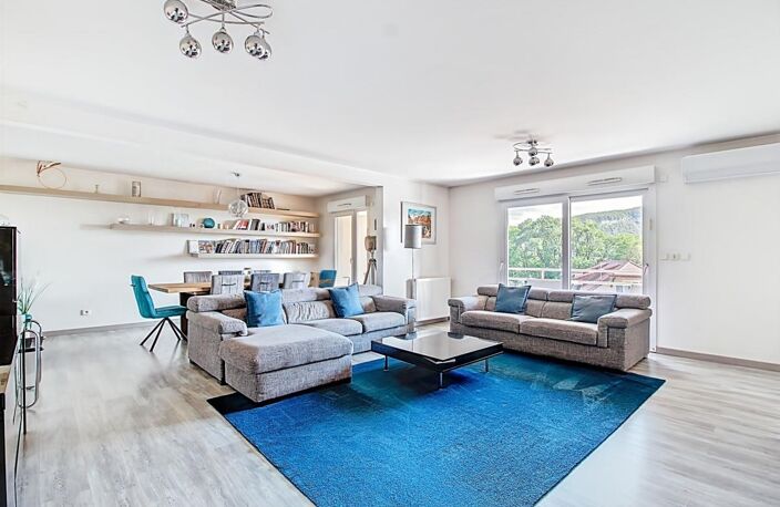 À Vendre – Superbe Appartement avec Terrasse Vue Salève — photo 3