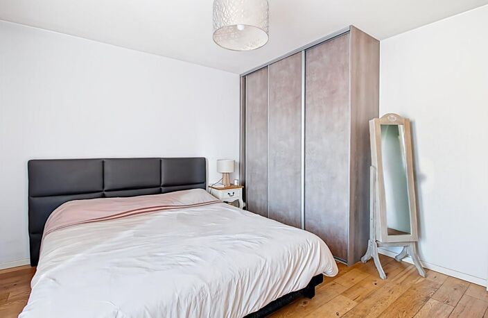 À Vendre – Superbe Appartement avec Terrasse Vue Salève — photo 5