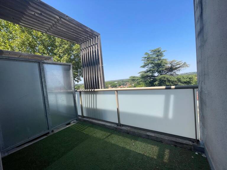 T3 récent + terrasse + 2 parkings — photo 1