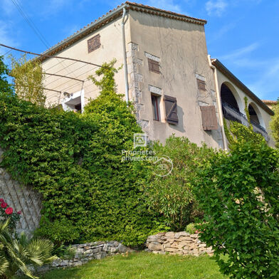 Maison 8 pièces 401000 €